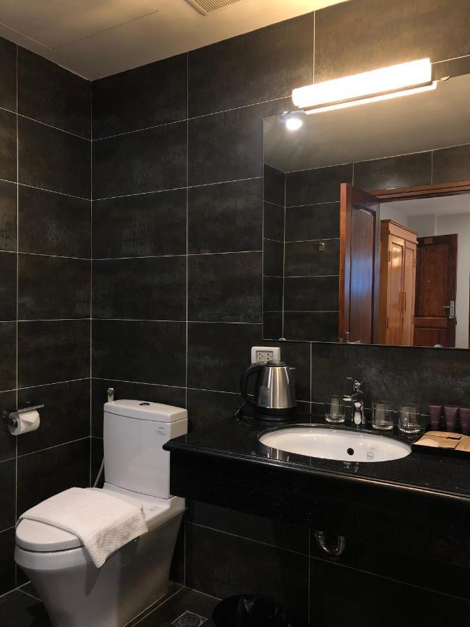 Moc Hoang Hotel Hanoi Kültér fotó